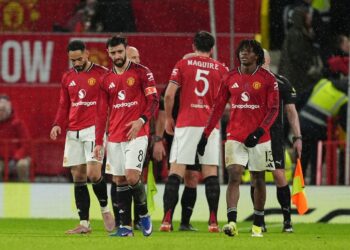 এফএ কাপ থেকে বিদায়ে ম্যানইউয়ের লজ্জা