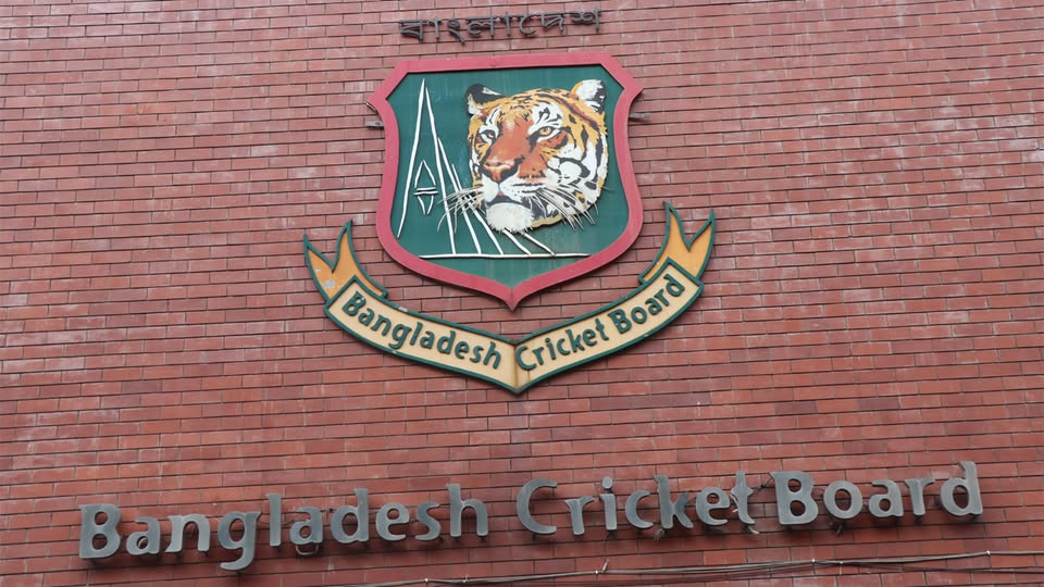 ক্রিকেটারদের ক্ষতিপূরণ দেওয়ার বিষয়ে বিবৃতি দিয়েছে বাংলাদেশ ক্রিকেট বোর্ড (বিসিবি)।