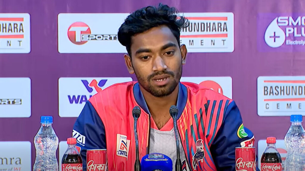 দুটা অপশন নিয়ে বোলিং করেন রিপন