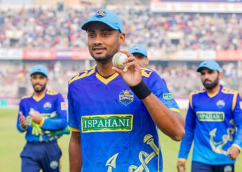 শরিফুলের বোলিং তোপে ১২৬ রানে গুটিয়ে গেল নোয়াখালী