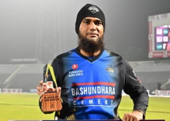 মাহমুদউল্লাহ রিয়াদের পেশাদারিত্বে মুগ্ধ আর্থার