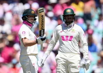 হেড-স্মিথের সেঞ্চুরিতে অস্ট্রেলিয়ার রানের পাহাড়