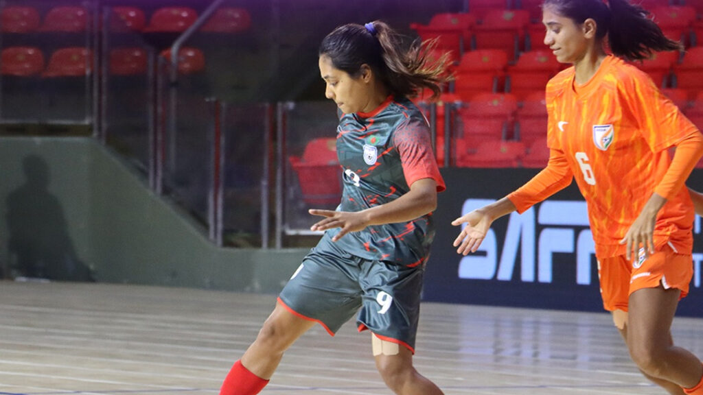 সাবিনার জোড়া গোলে ভারতকে হারাল বাংলাদেশ