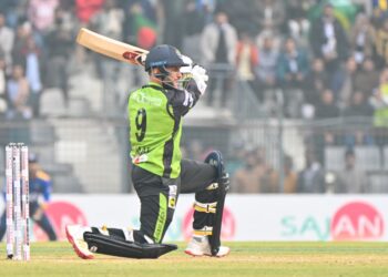 আজমতের ঝড়ে ঢাকাকে ১৭৪ রানের টার্গেট দিল সিলেট