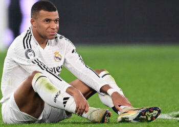 নিজের ফিটনেস নিয়ে আর ঝুঁকি নেবেন না এমবাপ্পে