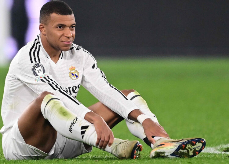 নিজের ফিটনেস নিয়ে আর ঝুঁকি নেবেন না এমবাপ্পে