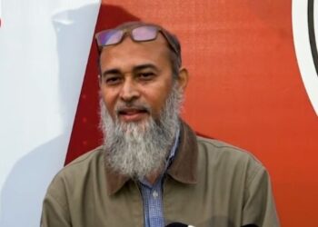 বিসিবির সব দায়িত্ব থেকে অব্যাহতি নাজমুলকে