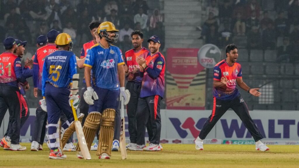 রিপনের হ্যাটট্রিকে ১৩১ রানেই থামল ঢাকা ক্যাপিটালস