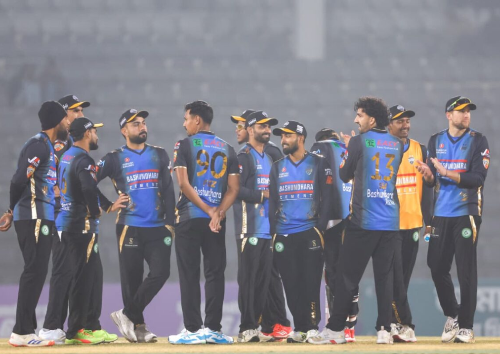 চট্টগ্রামকে আবার হারিয়ে শীর্ষে উঠল রংপুর রাইডার্স