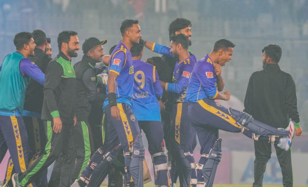 রাজশাহীকে হারিয়ে প্রথম দল হিসেবে ফাইনালে চট্টগ্রাম