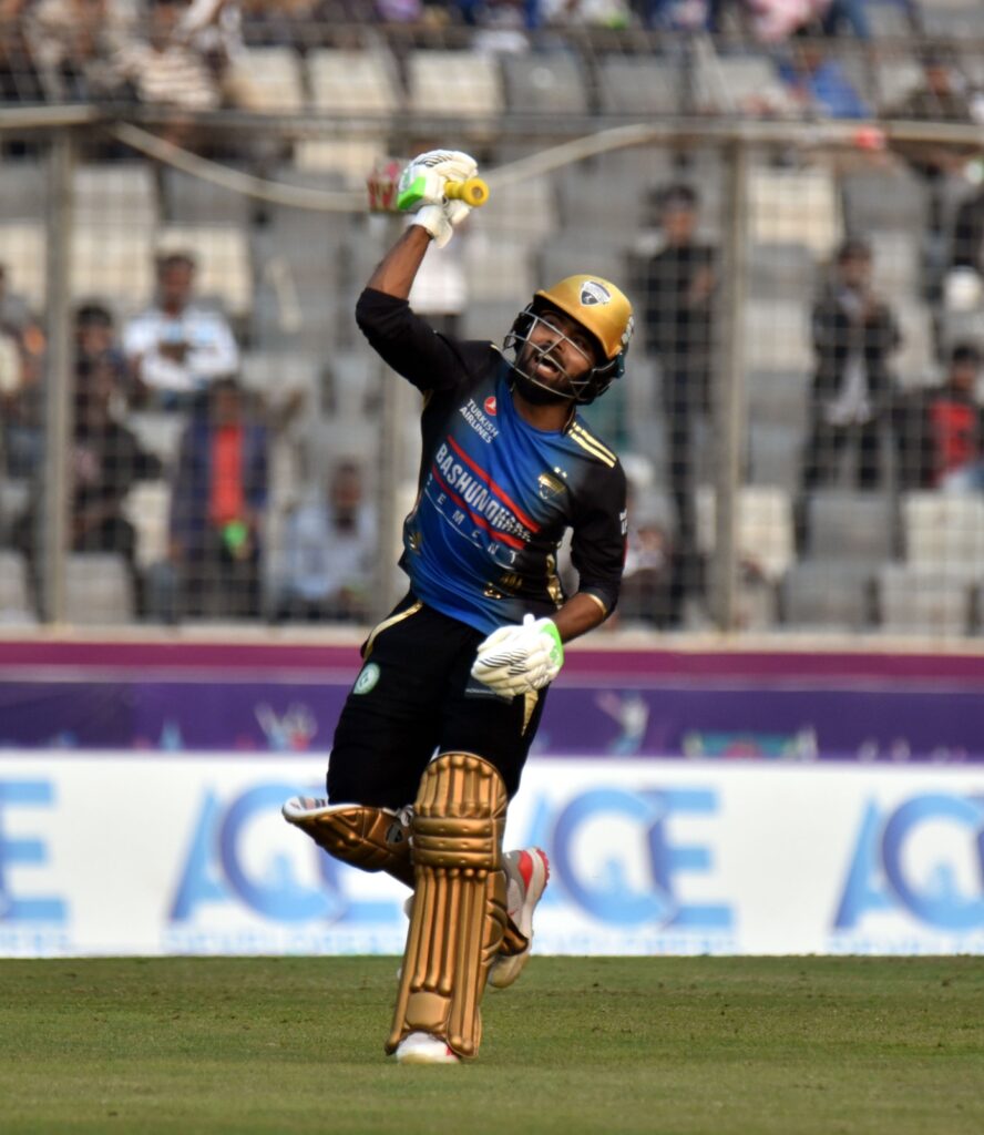 ঝড়ো শতকে রংপুর জয়ের নায়ক হৃদয়