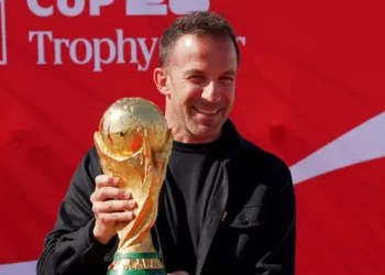 বিশ্বকাপ ট্রফি এখন ঢাকা