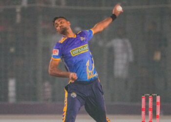 তাসকিনকে হটিয়ে শরিফুলের রেকর্ড