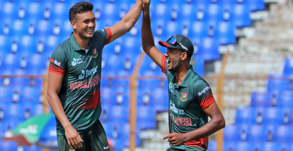 তাসকিনকে হটিয়ে শরিফুলের রেকর্ড