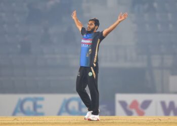 দুই হ্যাটট্রিকে সবাইকে ছাড়িয়ে গেলেন মৃত্যুঞ্জয়