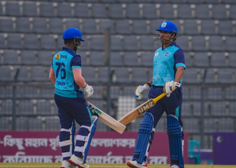 টস হেরে ব্যাটিংয়ে নেমে বিপদে নোয়াখালী