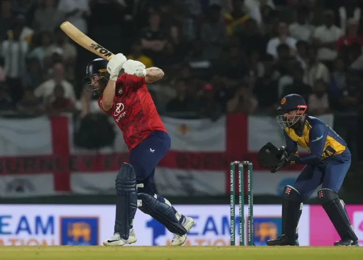 বৃষ্টি বিঘ্নিত ম্যাচে শ্রীলঙ্কাকে হারিয়ে এগিয়ে গেল ইংল্যান্ড