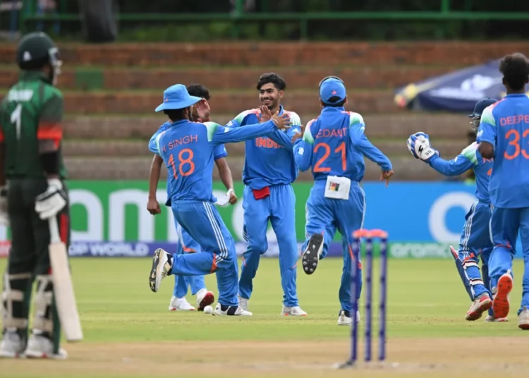 ভারতের কাছে হেরে বিশ্বকাপ শুরু বাংলাদেশের।