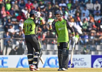 রংপুরকে উড়িয়ে দুইয়ে সিলেট টাইটান্স