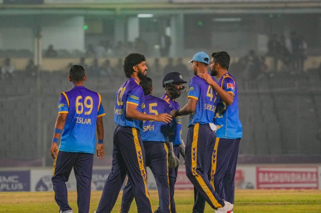 রাজশাহীকে হারিয়ে প্রথম দল হিসেবে ফাইনালে চট্টগ্রাম।