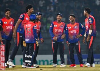 রিপনের হ্যাটট্রিকের পর তানজিদ ঝড়ে উড়ে গেল ঢাকা