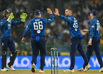 রেকর্ড গড়ে শ্রীলঙ্কাকে হারিয়ে ইংল্যান্ডের সিরিজ জয়