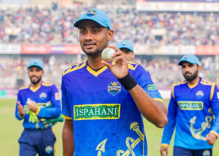 শরিফুলের বোলিং তোপে ১২৬ রানে গুটিয়ে গেল নোয়াখালী