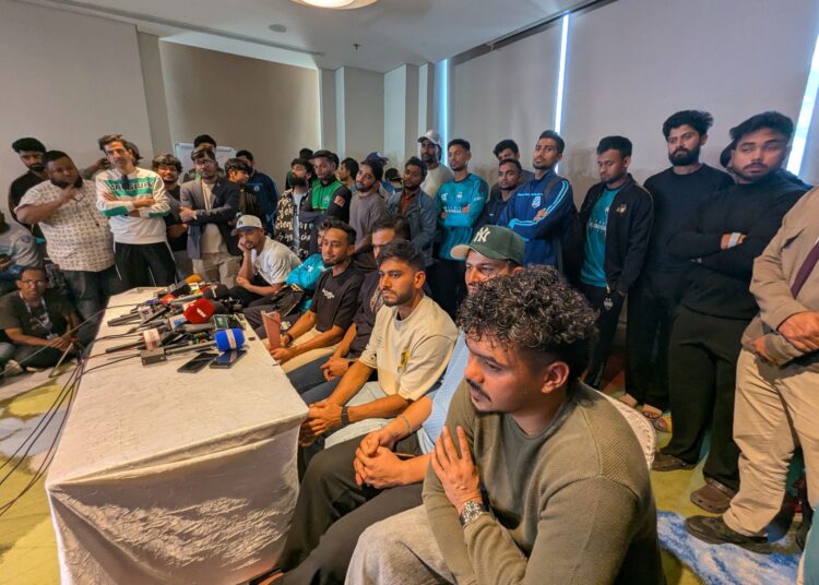 শর্তসাপেক্ষে শুক্রবার থেকে মাঠে ফেরার সিদ্ধান্ত ক্রিকেটারদের