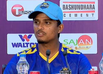 বিপিএলের ট্রফিতে চোখ শেখ মেহেদীর