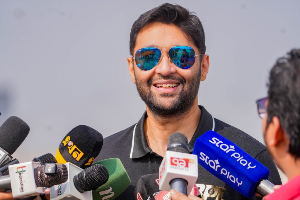 সাকিবের সাথে যোগাযোগ রাখছে বিসিবি-আমজাদ