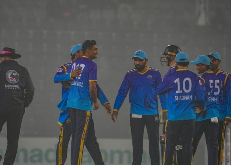 সিলেটকে আবার হারিয়ে শীর্ষে উঠল চট্টগ্রাম রয়্যালস