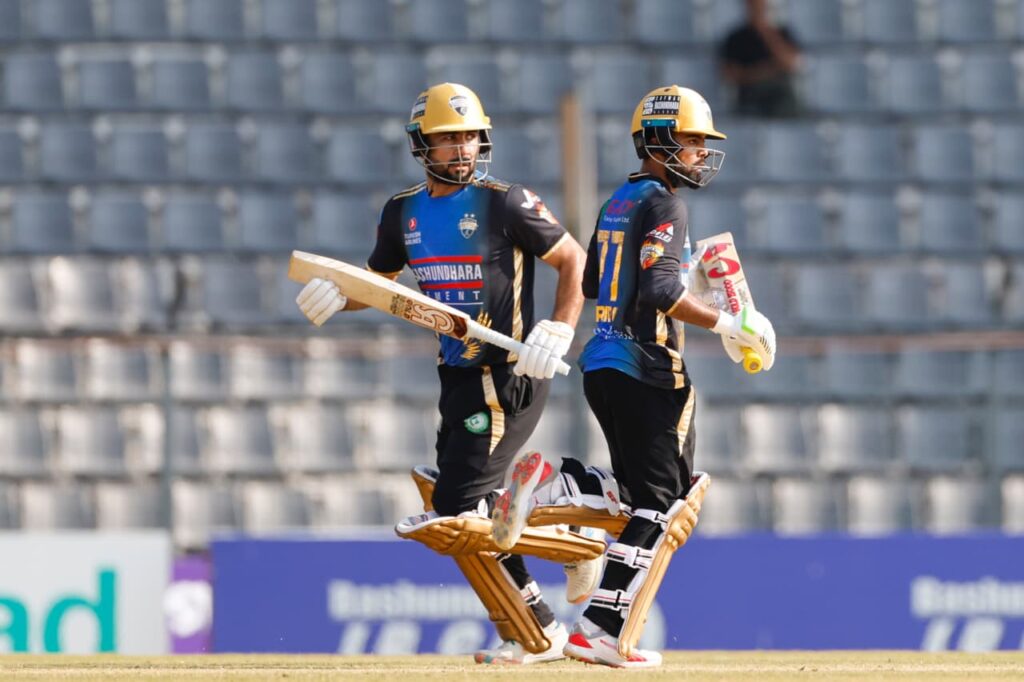 হৃদয়ের ব্যাটিং তান্ডবে রাজশাহীকে ১৭৯ রানের টার্গেট দিল রংপুর