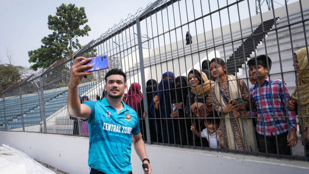 ক্রিকেটে ফিরে উপভোগ করছেন তাসকিন