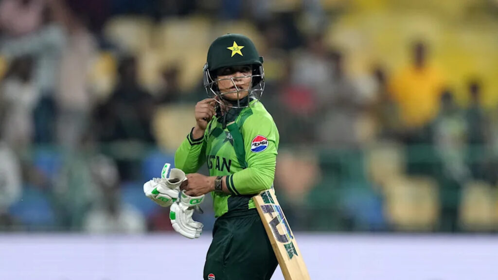 পাকিস্তানের নারী ক্রিকেটারকে যে শাস্তি দিল আইসিসি