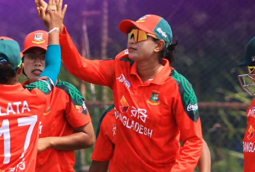 ফাইনালে ভারতের বিপক্ষে টস হেরে ফিল্ডিংয়ে বাংলাদেশ