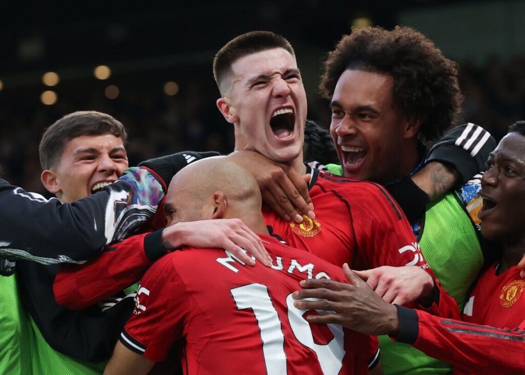 ম্যানইউয়ের নাটকীয় জয় - টানা জয়ে দুর্দান্ত ছন্দে দল