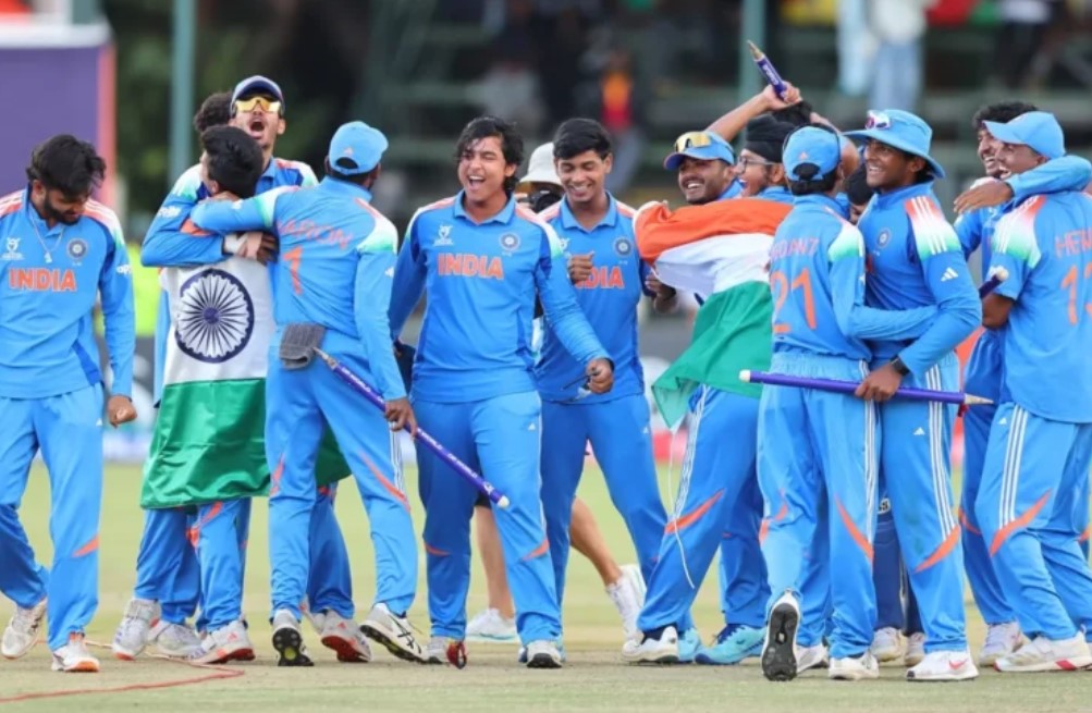 রেকর্ড গড়ে ইংল্যান্ডকে হারিয়ে যুব বিশ্বকাপ চ্যাম্পিয়ন ভারত