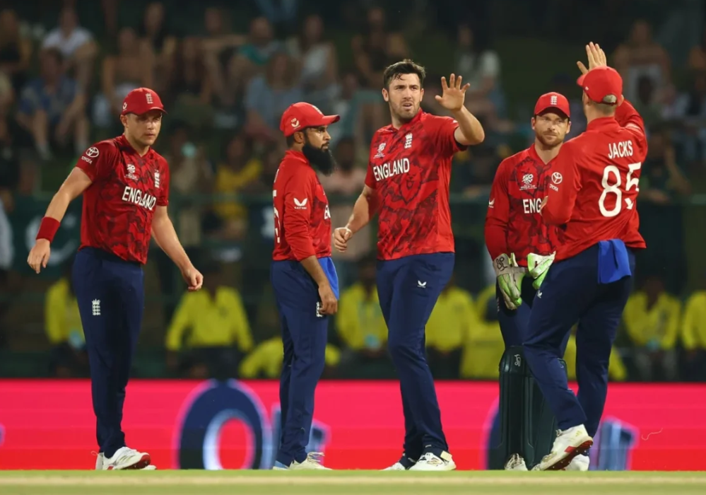 সেমিফাইনালে ইংল্যান্ড - সমীকরণের মারপ্যাঁচে পাকিস্তান