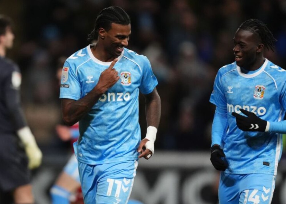 হাজি রাইটের হ্যাটট্রিকে শীর্ষে কভেন্ট্রি