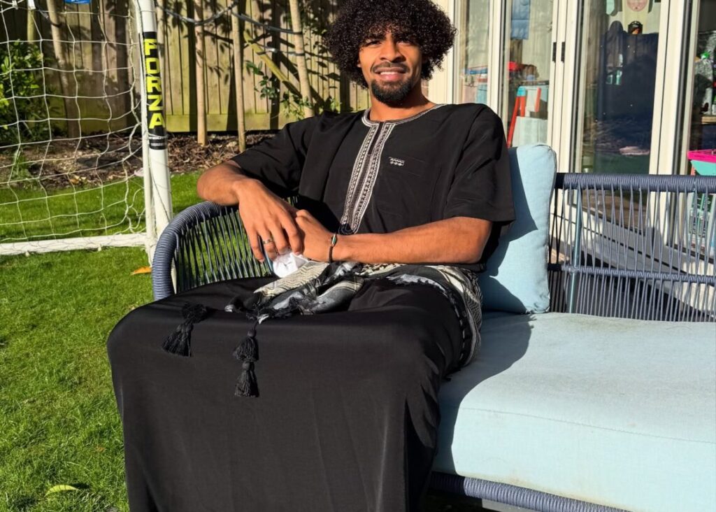 হামজা চৌধুরীর দেশপ্রেম: টাকার নয়, হৃদয়ের টান