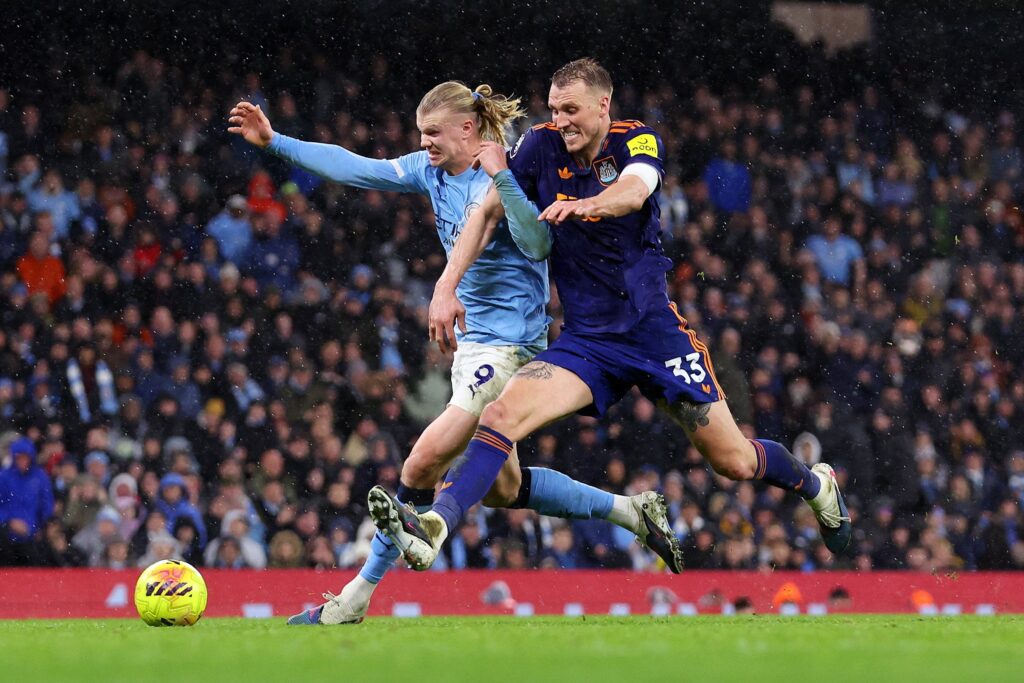 আর্সেনালের পিছু ছাড়ছে না ম্যানচেস্টার সিটি