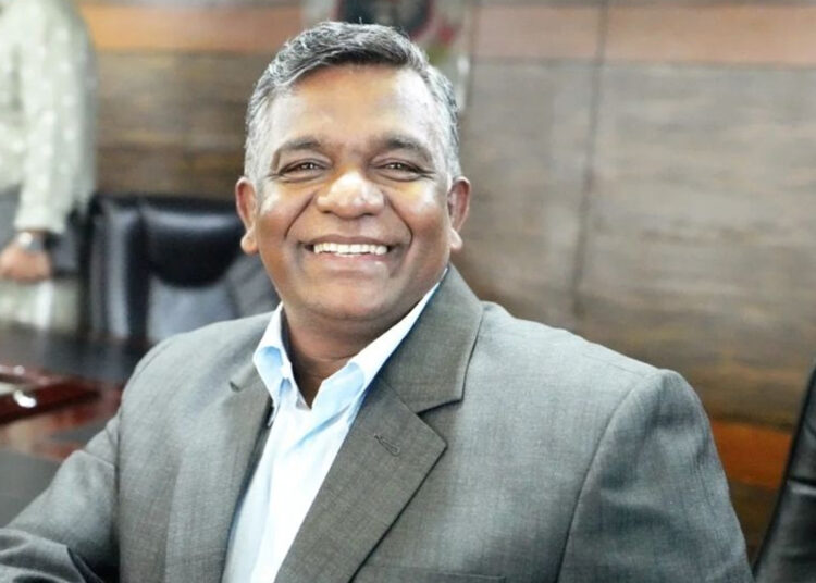 পরিবারকে সময় দিতে অস্ট্রেলিয়া গেলেন বুলবুল