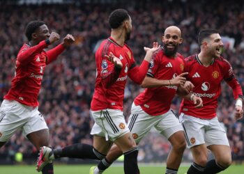 শেষ মুহুর্তে গোলে হার এড়ানোর পর উচ্ছ্বসিত ম্যানইউয়ের খেলোয়াড়রা