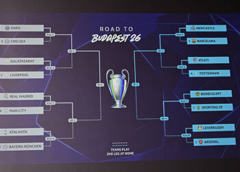 নিয়ন, সুইজারল্যান্ড - ২৭ ফেব্রুয়ারি: উয়েফা চ্যাম্পিয়ন্স লিগ ২০২৫/২৬ মৌসুমের রাউন্ড অফ ১৬, কোয়ার্টার-ফাইনাল এবং সেমিফাইনালের ড্রয়ের সময় রাউন্ড অফ ১৬ এর ফলাফল বড় পর্দায় প্রদর্শিত হয়। (ছবি: গেটি ইমেজেস)