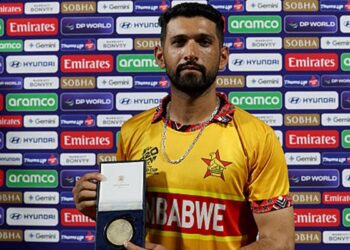 ফের সিংহাসন ফিরে পেলেন সিকান্দার রাজা