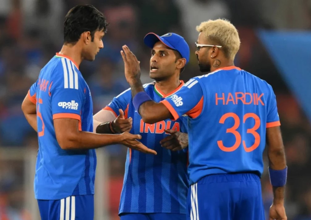 অপরাজিত থেকেই গ্রুপ পর্ব শেষ করল ভারত