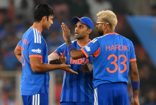 অপরাজিত থেকেই গ্রুপ পর্ব শেষ করল ভারত।