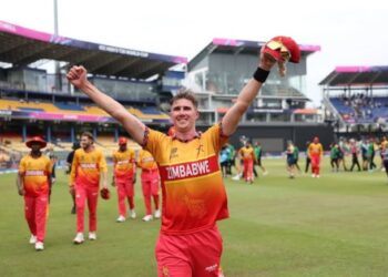 আবার বিশ্বকাপে অস্ট্রেলিয়াকে হারাল জিম্বাবুয়ে