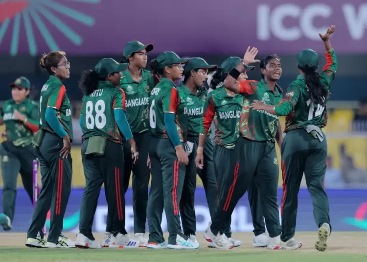 আম্পায়ারের সিদ্ধান্তে কপাল পুড়ল বাংলাদেশের নারী দলের