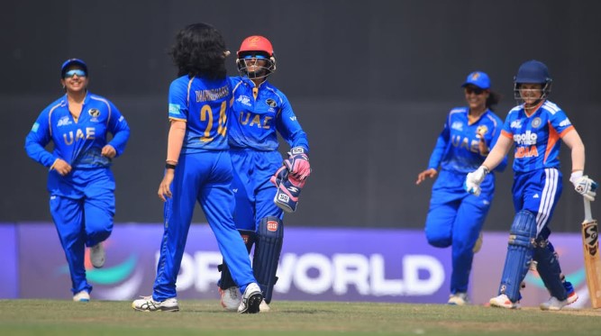আরব আমিরাতের কাছে ভারতের মেয়েদের হার- জিতছে পাকিস্তান।